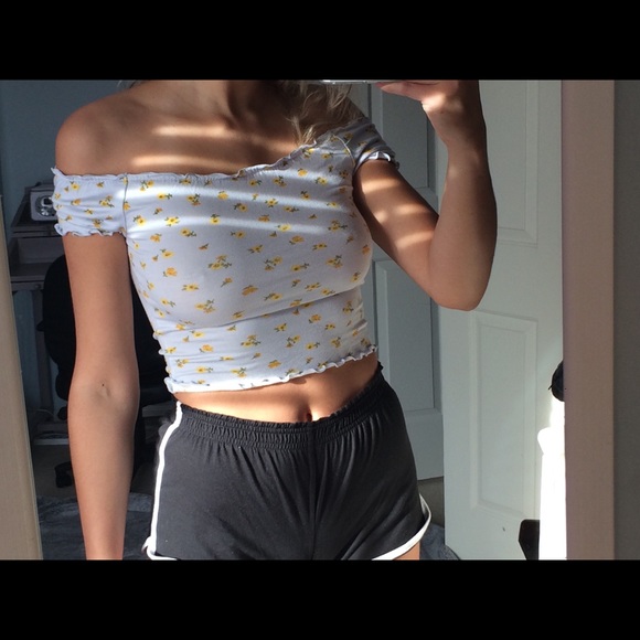 Baby blue buttercup crop top - Picture 4 of 5
